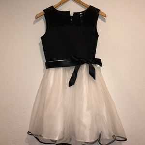 Black & white dress size 10/12